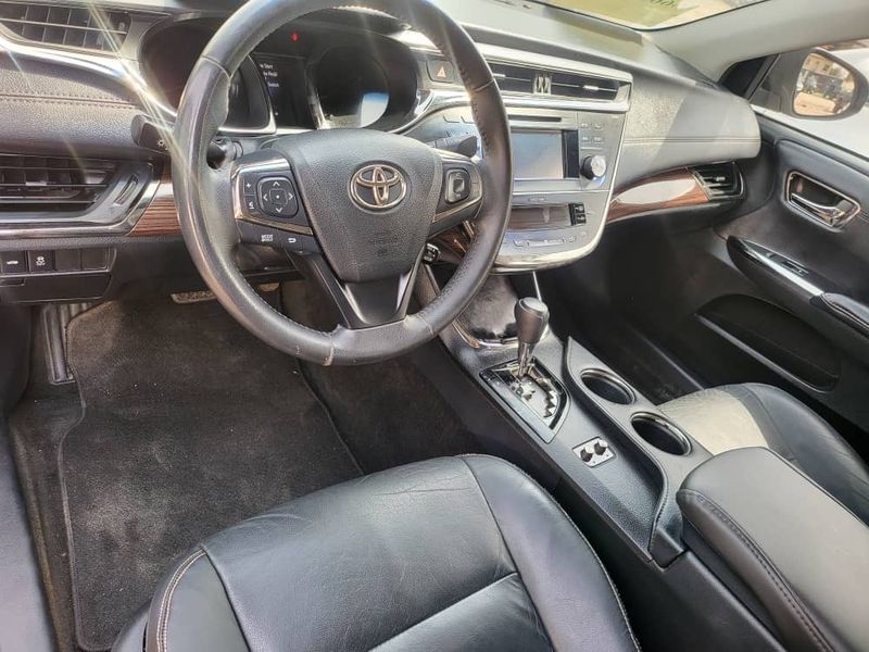 Thumbnail 9 of 2017 Toyota Avalon XLE